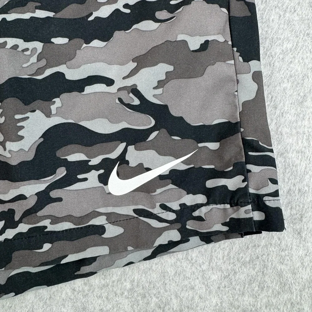 Nike Dri-FIT Training Shorts Mens Large Gray Camo Running Gym 32x9 685236-010